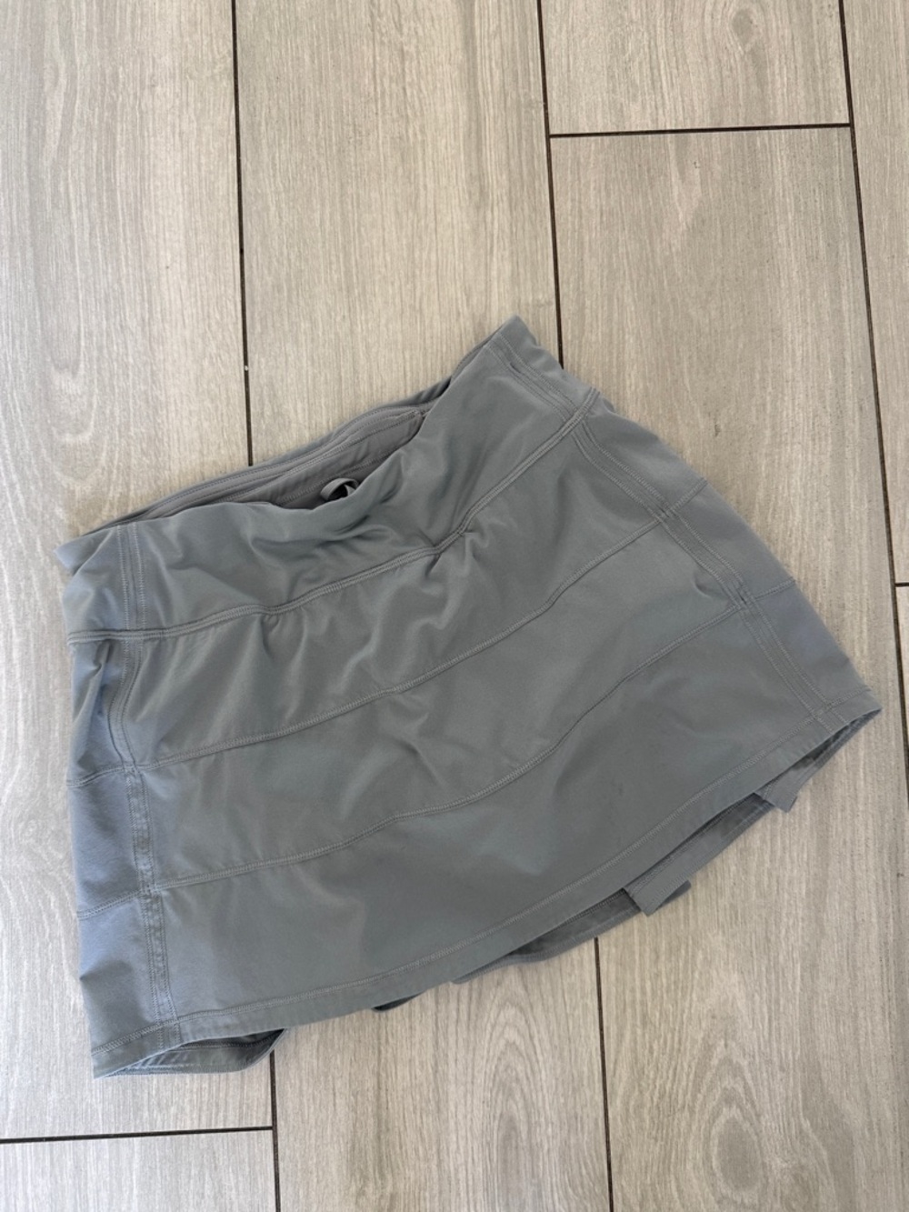 Lululemon Pace Rival Mid-Rise Skirt, Size 4, Rhino Grey